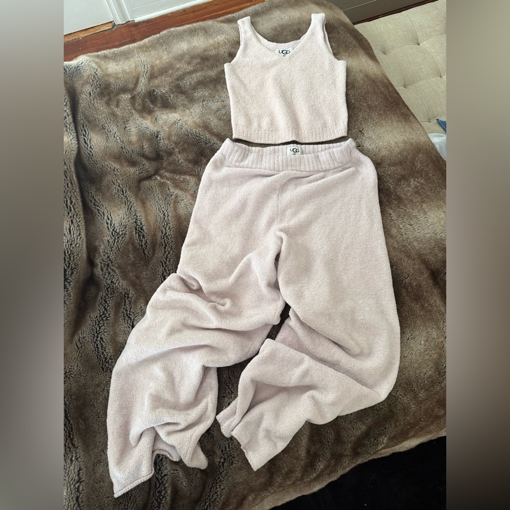 UGG Women's Soft Pink Lounge Set